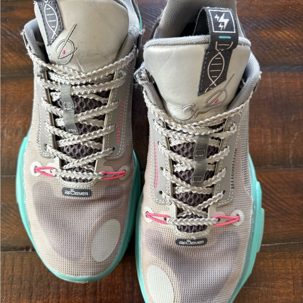 Wade All City Basketball Shoe M8.5 or W9.5